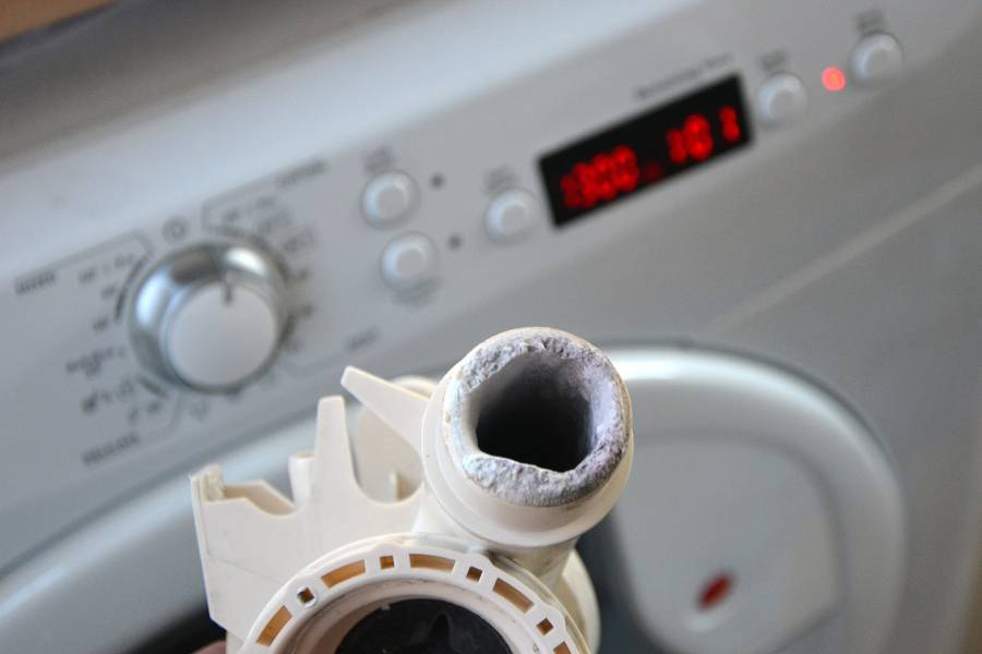 How to Remove Hard Water Buildup From Washing Machines Easily